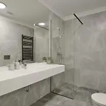 Apartment Maroon New Modern 1 King Bed For Bussiness And Leisure In One Cotroceni Bucharest