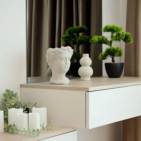 Apartamento Maroon New Modern 1 King Bed For Bussiness And Leisure In One Cotroceni Bucarest