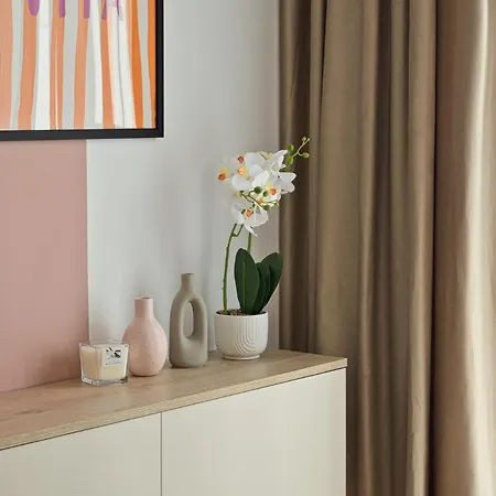 Appartement Maroon New Modern 1 King Bed For Bussiness And Leisure In One Cotroceni Bucarest