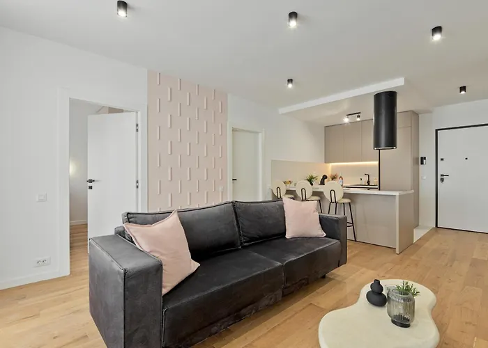 Maroon New Modern 1 King Bed For Bussiness And Leisure In One Cotroceni Διαμέρισμα *