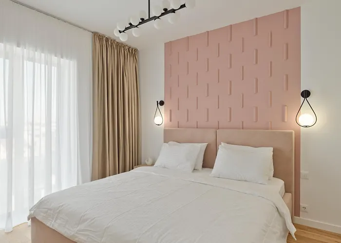 Appartement Maroon New Modern 1 King Bed For Bussiness And Leisure In One Cotroceni *