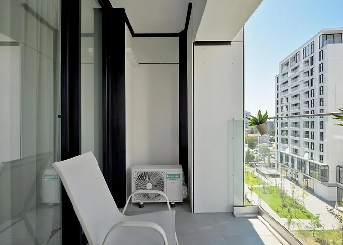 Maroon New Modern 1 King Bed For Bussiness And Leisure In One Cotroceni *