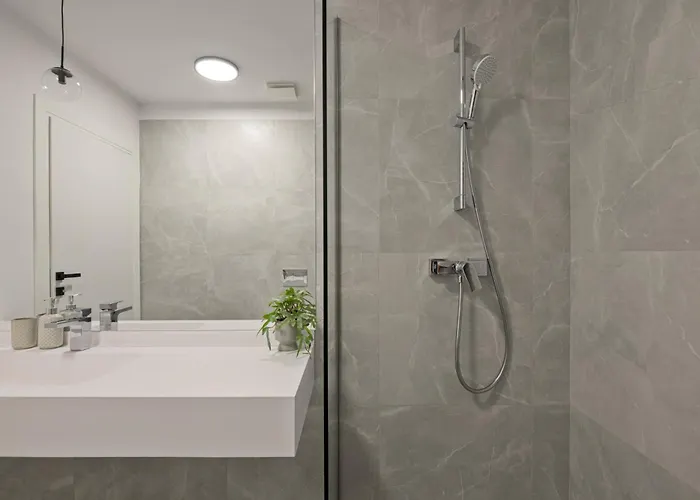 Maroon New Modern 1 King Bed For Bussiness And Leisure In One Cotroceni Apartamento *