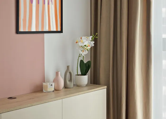 Apartamento Maroon New Modern 1 King Bed For Bussiness And Leisure In One Cotroceni Bucareste