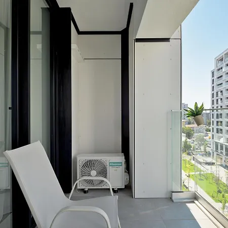 Maroon New Modern 1 King Bed For Bussiness And Leisure In One Cotroceni *