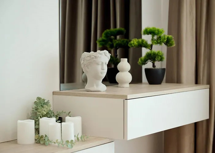 Apartment Maroon New Modern 1 King Bed For Bussiness And Leisure In One Cotroceni Bucharest